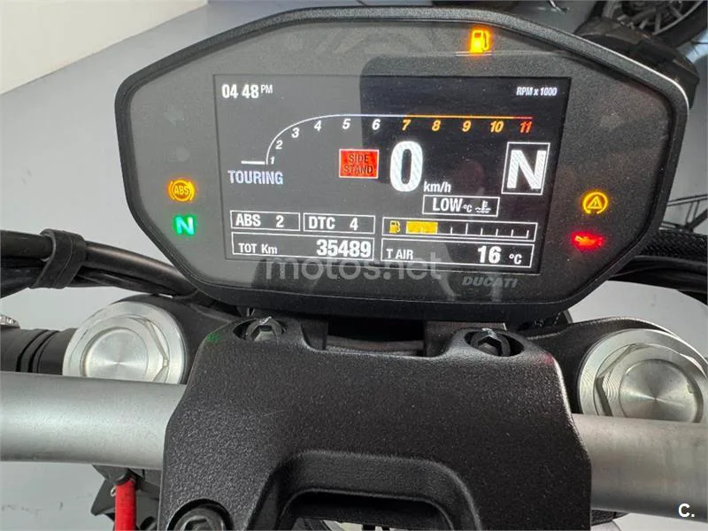 Ducati Monster 821 – Vista 19