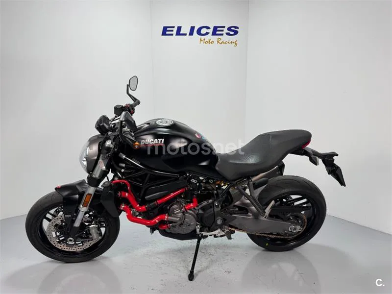 Ducati Monster 821 – Vista 3