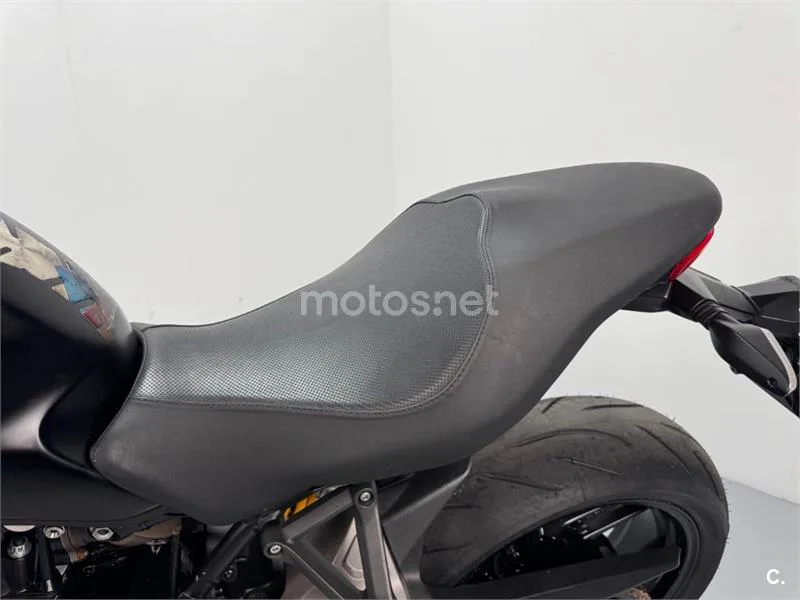 Ducati Monster 821 – Vista 9
