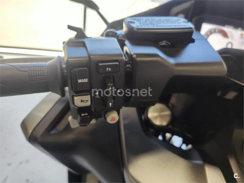 Honda Forza 750 – Vista 12