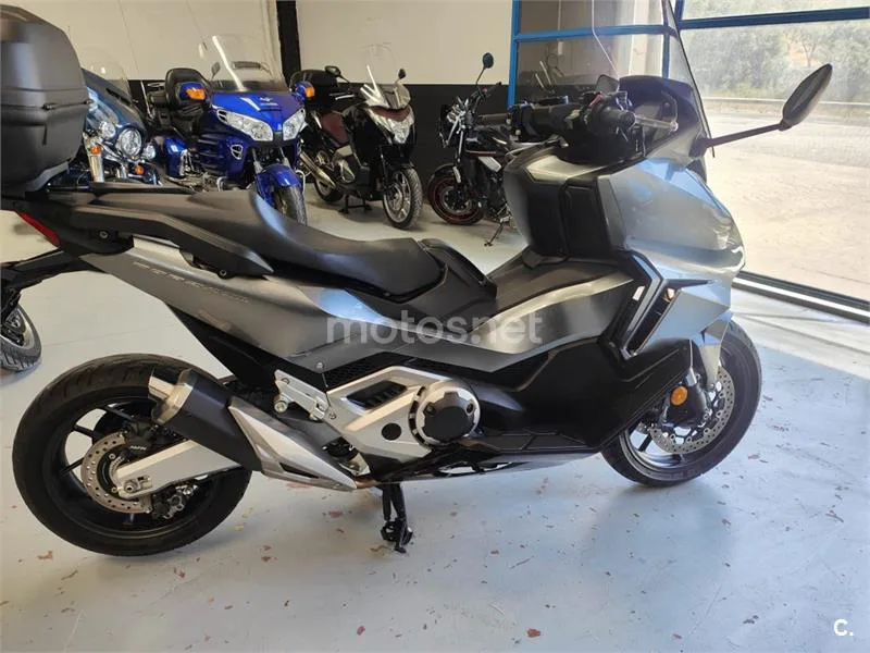 Honda Forza 750 – Vista 20