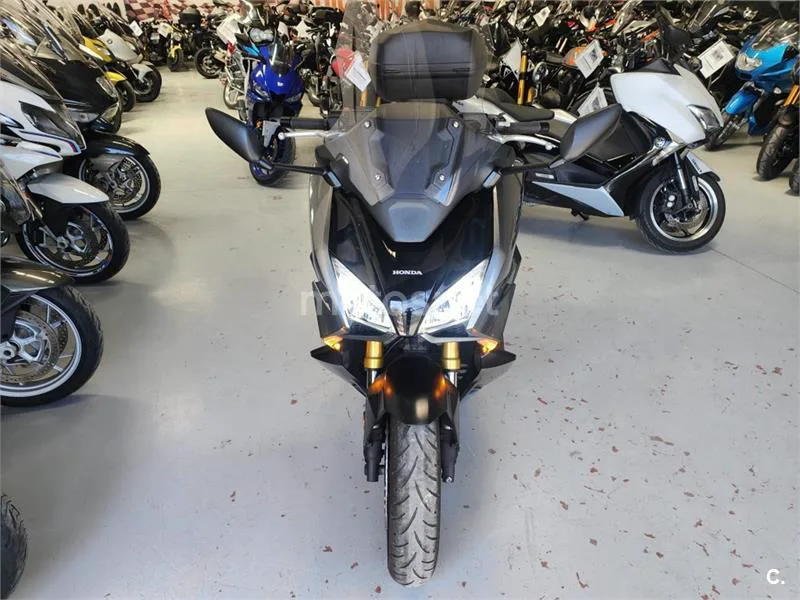 Honda Forza 750 – Vista 3