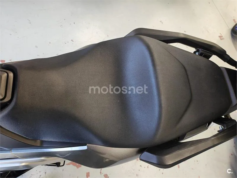 Honda Forza 750 – Vista 9