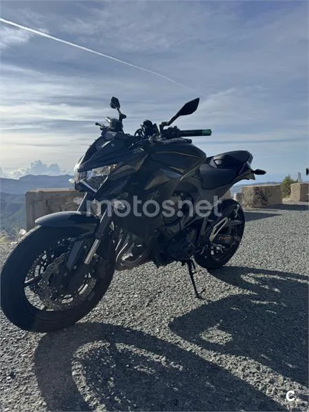Kawasaki Z800 – Vista 7