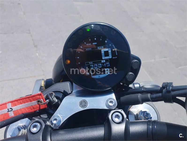 Yamaha XSR 900 – Vista 11