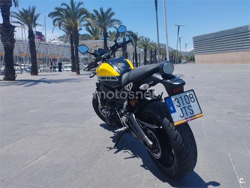 Yamaha XSR 900 – Vista 7