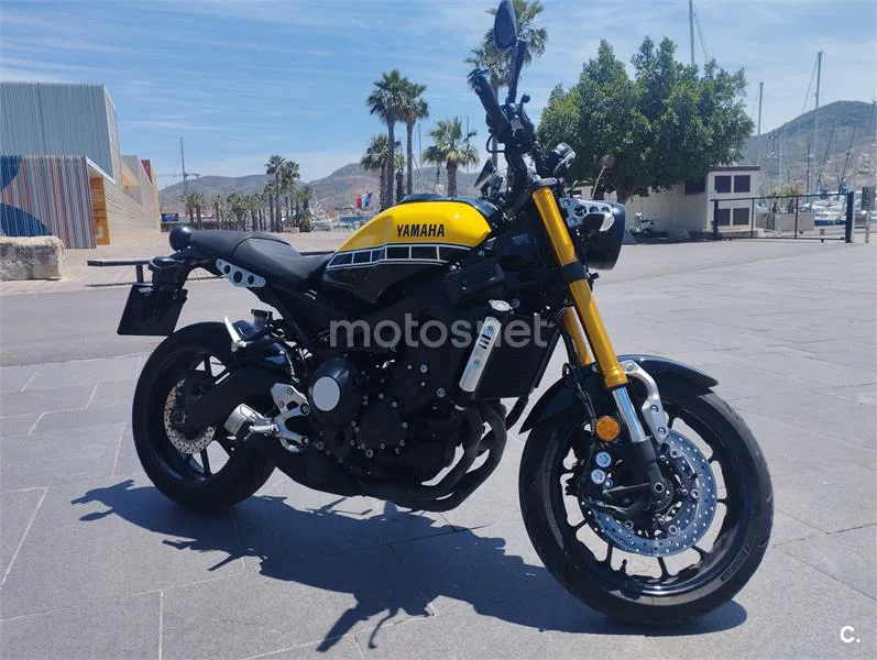 Yamaha XSR 900 – Vista 8