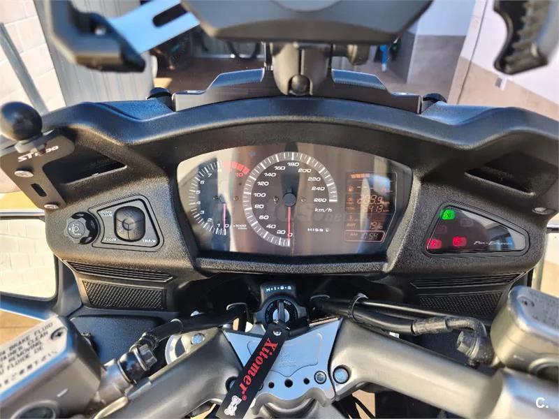 Honda Pan-European ST 1300 – Vista 9