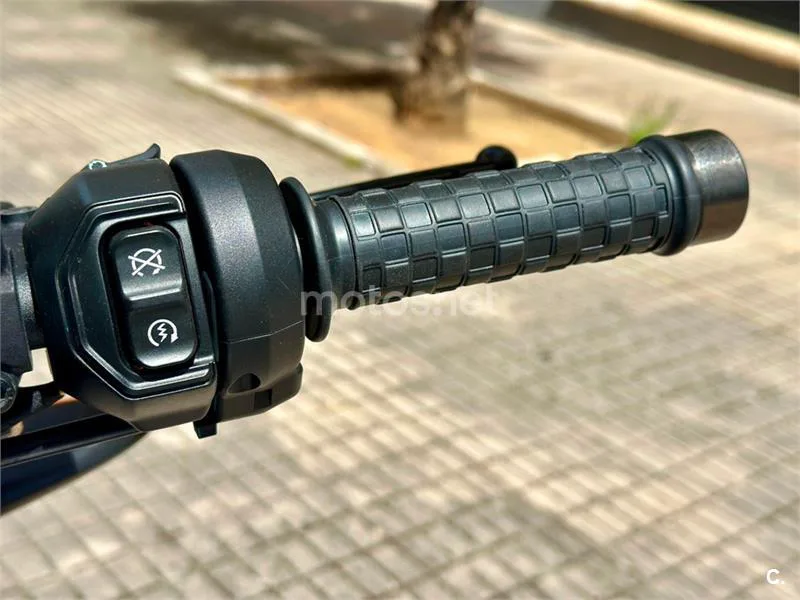 Indian FTR 1200 – Vista 11