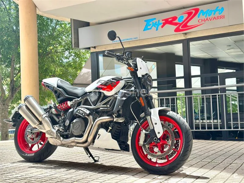 Indian FTR 1200 – Vista 14