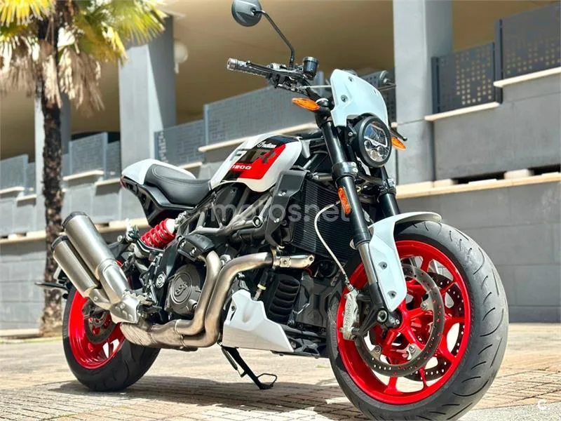 Indian FTR 1200 – Vista 16