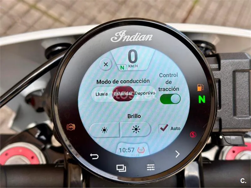 Indian FTR 1200 – Vista 19
