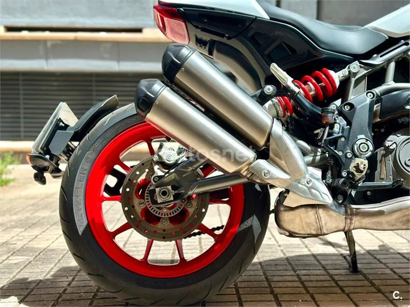 Indian FTR 1200 – Vista 32