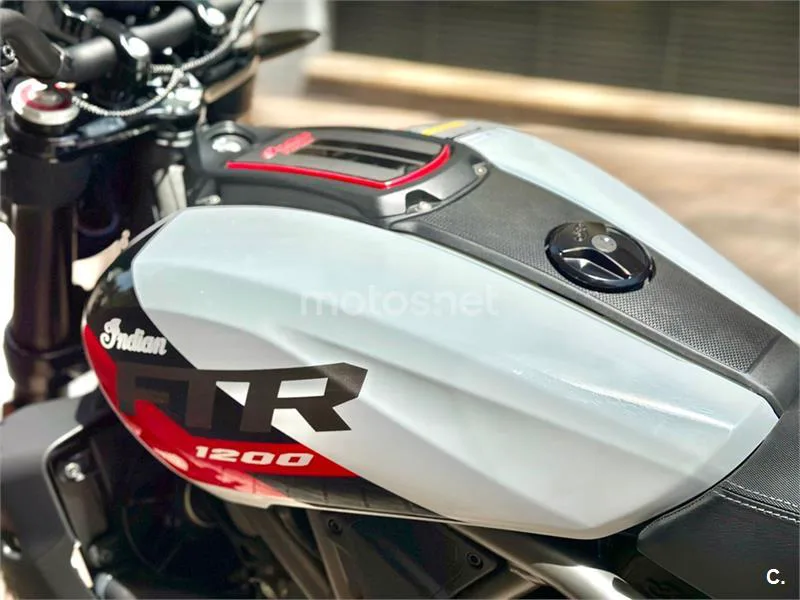 Indian FTR 1200 – Vista 35