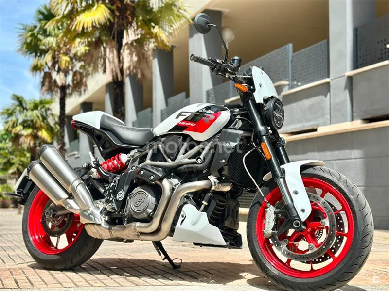 Indian FTR 1200 – Vista 36
