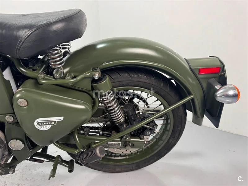 Royal Enfield Classic – Vista 16