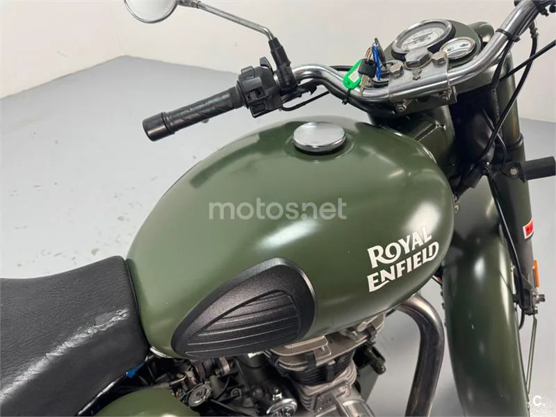 Royal Enfield Classic – Vista 8