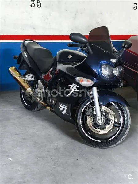 Suzuki GSX 750F – Vista 9