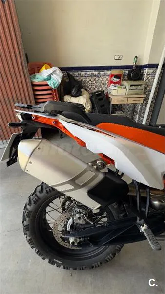 KTM 890 – Vista 5