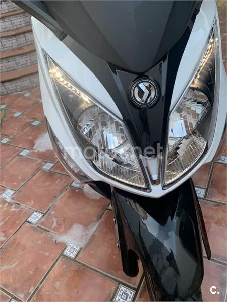 SYM Joymax 300 – Vista 2