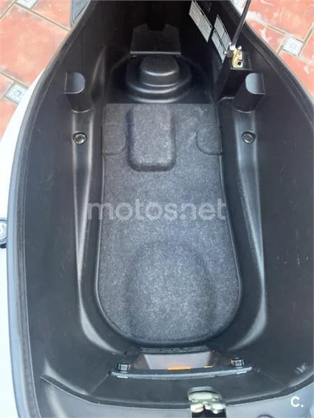 SYM Joymax 300 – Vista 11