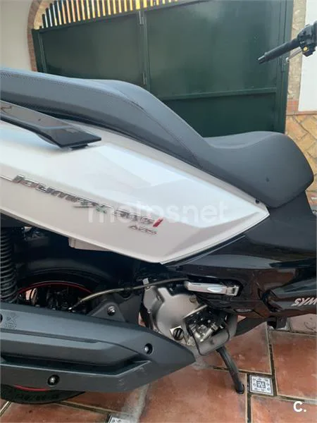 SYM Joymax 300 – Vista 3