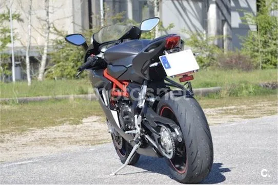 MV Agusta F3 675 – Vista 2