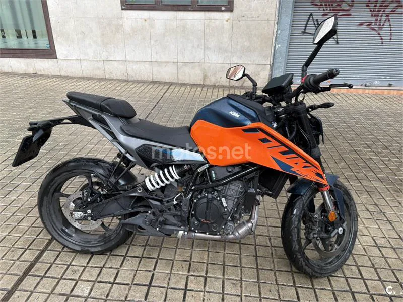 KTM 125 – Vista 6