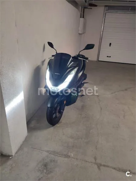 Honda PCX 125 – Vista 3