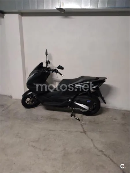 Honda PCX 125 – Vista 4