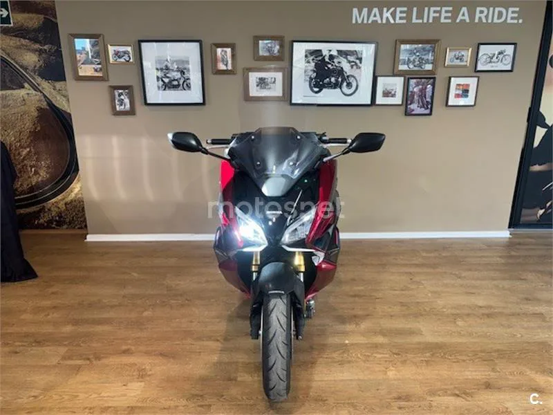 Honda Forza 750 – Vista 3