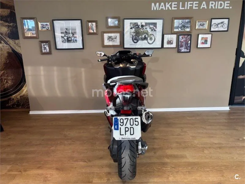 Honda Forza 750 – Vista 7