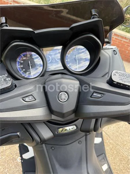 Yamaha TMAX 560 – Vista 2