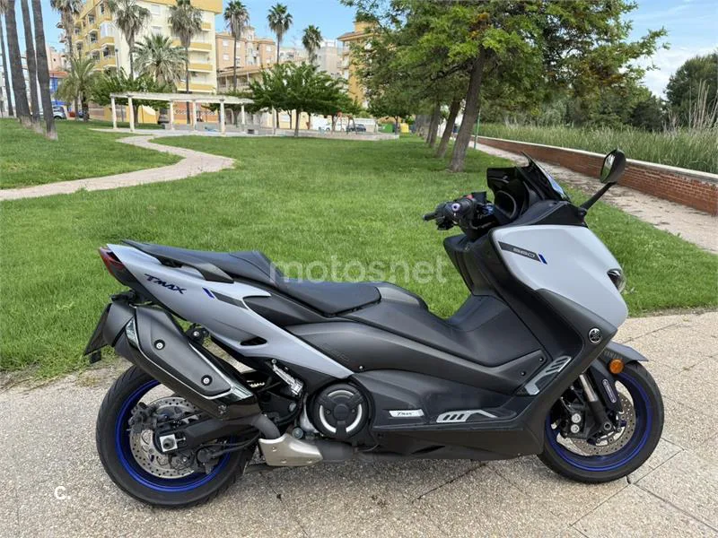 Yamaha TMAX 560 – Vista 5