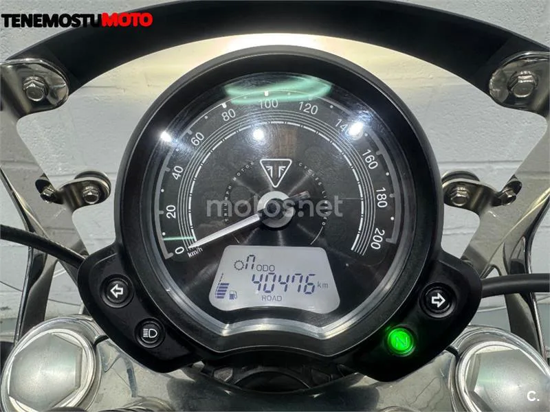 Triumph Bonneville Speedmaster – Vista 11