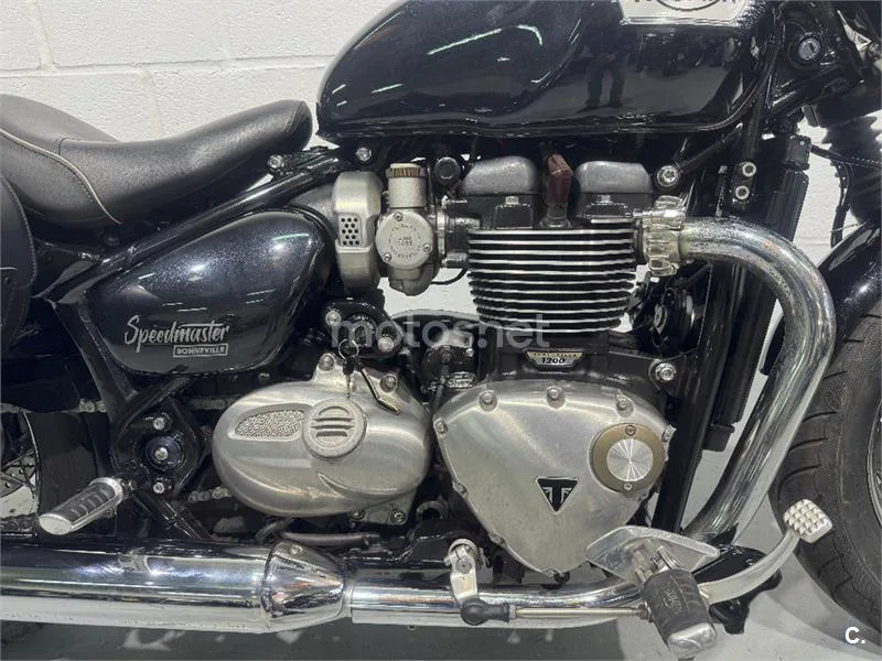 Triumph Bonneville Speedmaster – Vista 15