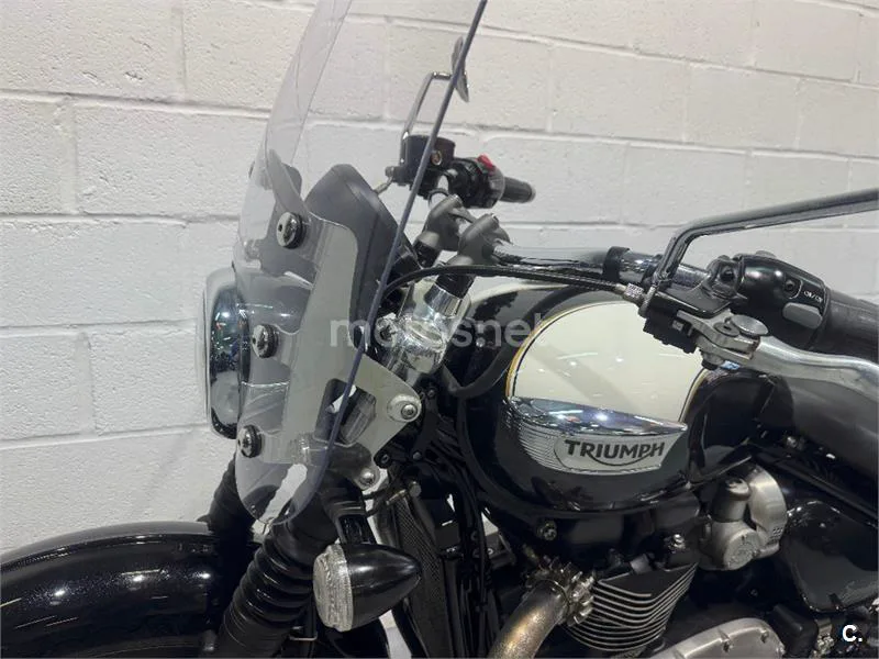 Triumph Bonneville Speedmaster – Vista 21