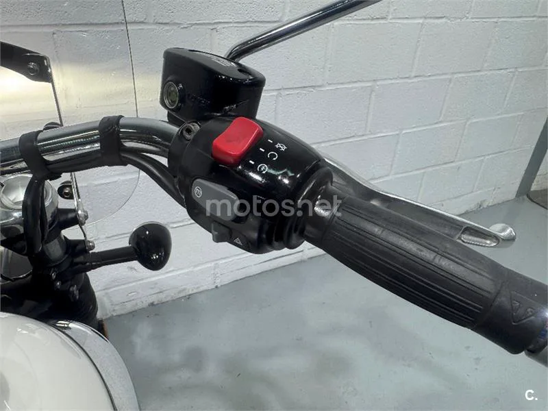 Triumph Bonneville Speedmaster – Vista 28