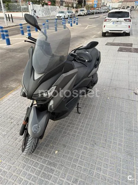 Yamaha XMAX 400 – Vista 3