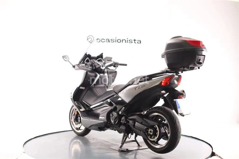 Yamaha TMAX – Vista 3