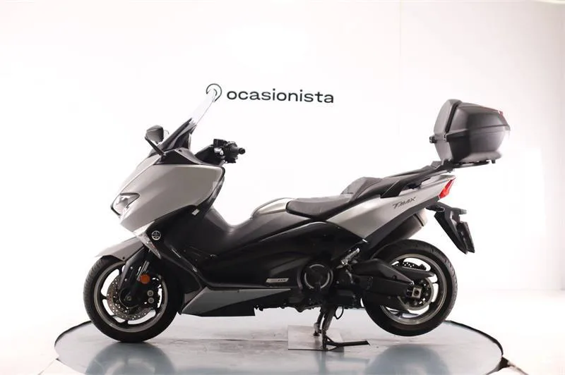 Yamaha TMAX – Vista 4