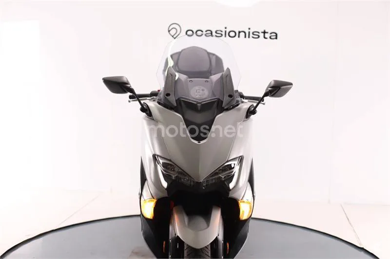 Yamaha TMAX – Vista 6