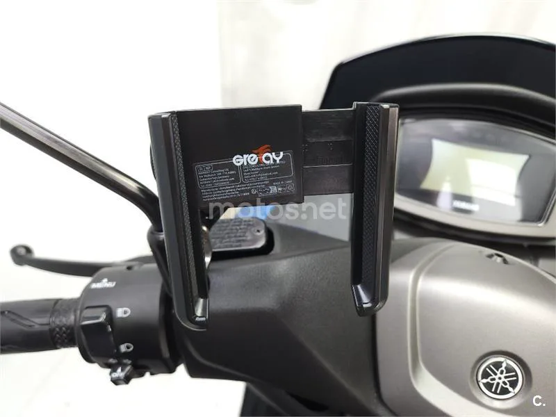Yamaha NMAX – Vista 13