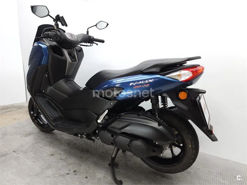 Yamaha NMAX – Vista 17