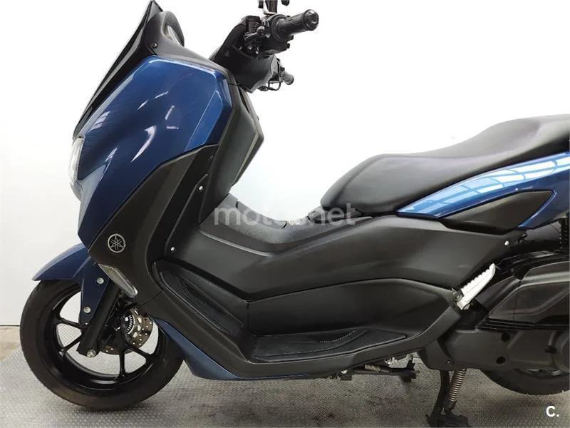 Yamaha NMAX – Vista 19