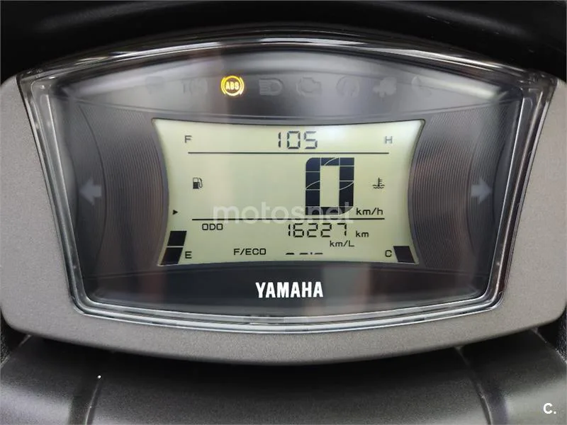Yamaha NMAX – Vista 8