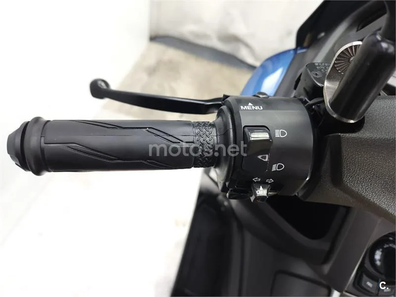 Yamaha NMAX – Vista 9