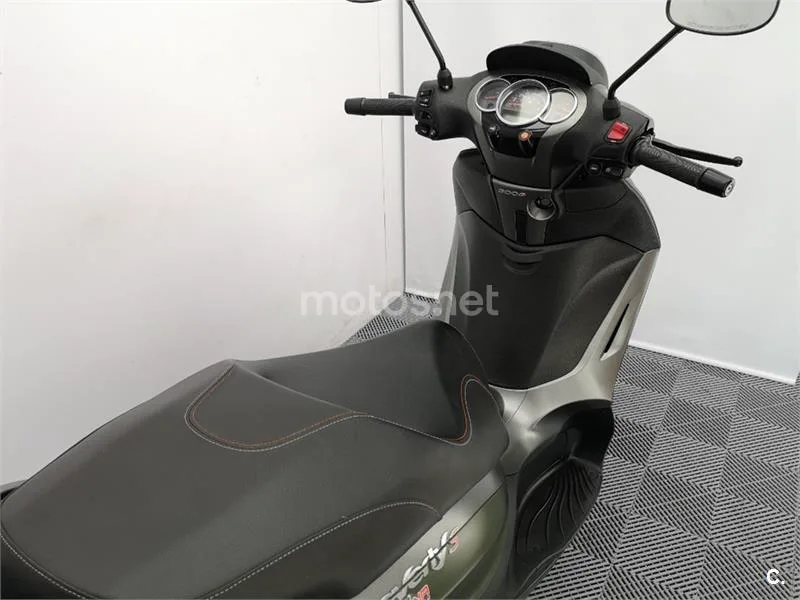Piaggio Beverly 300 – Vista 7