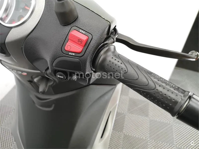 Piaggio Beverly 300 – Vista 10