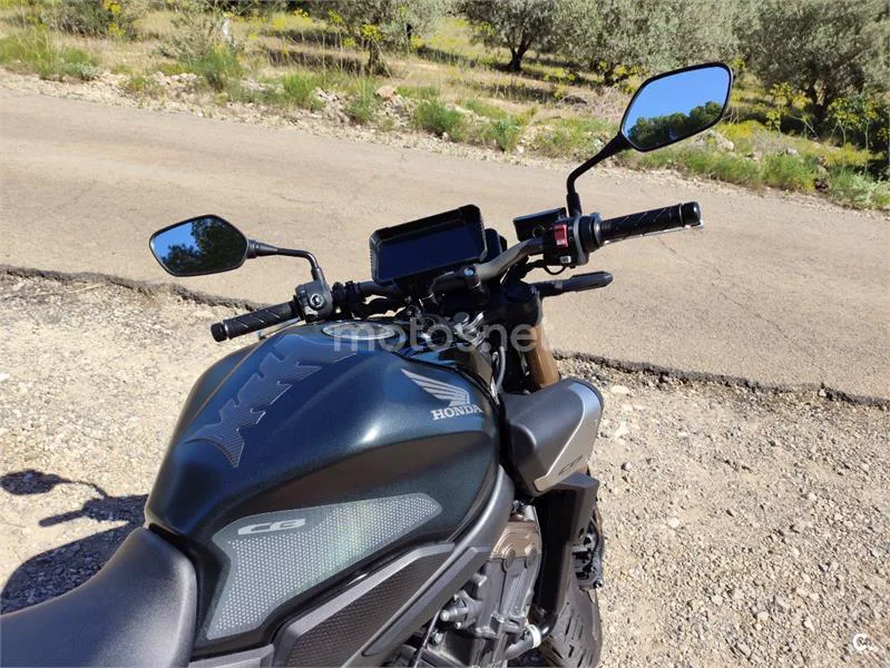 Honda CB 650 R – Vista 11